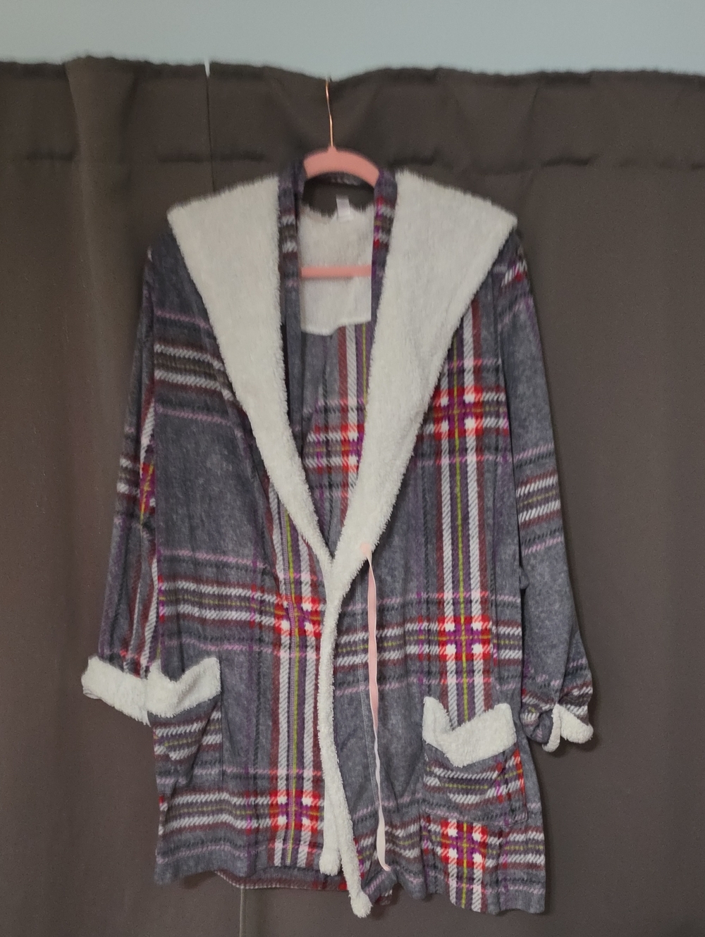 Cozy Gray Plaid Sherpa-Lined Robe with Hood